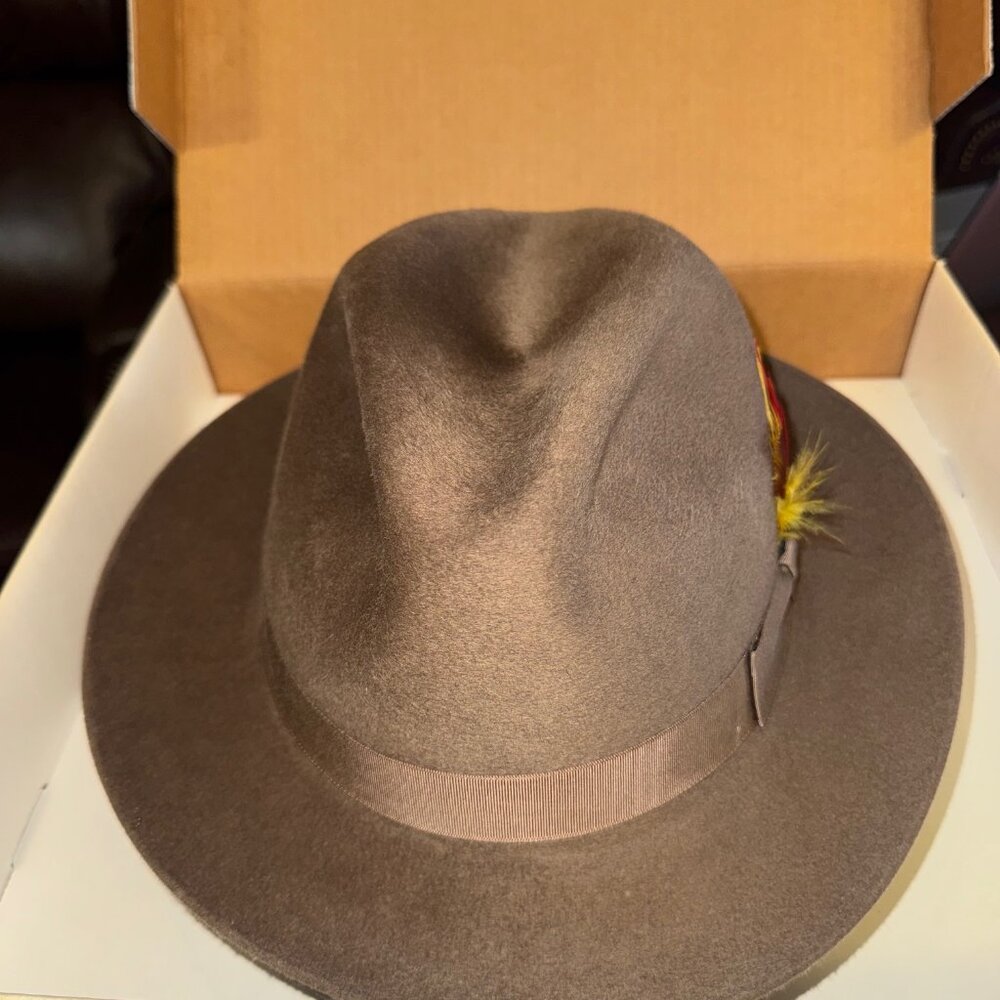 MENS BILTMORE ELAGANZA BROWN/TAUPE FEDORA HAT SIZE - 7 3/8 GENTLY WORN